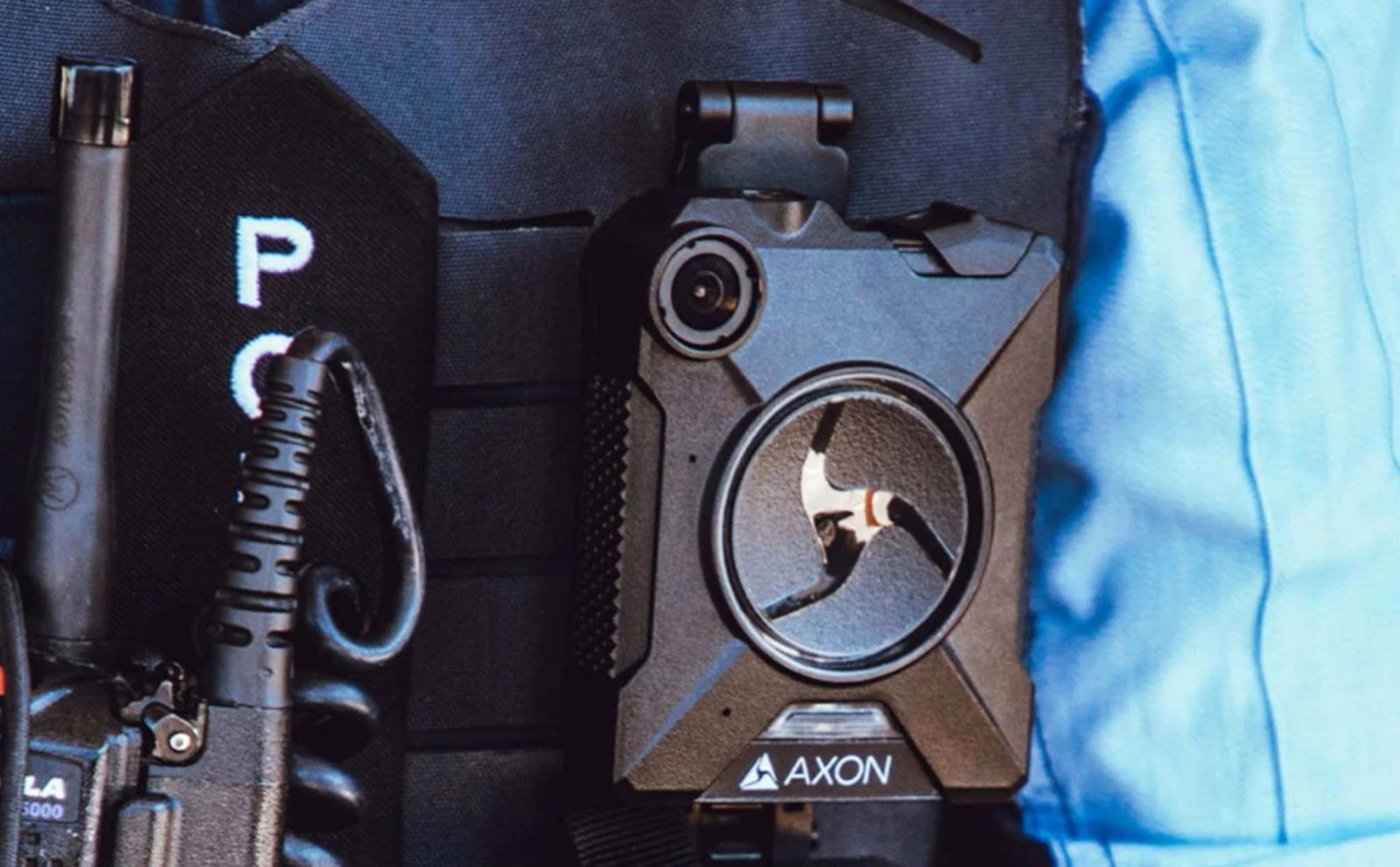 Apple bắt công nhân ở Trung Quốc phải đeo camera chuyên dụng để