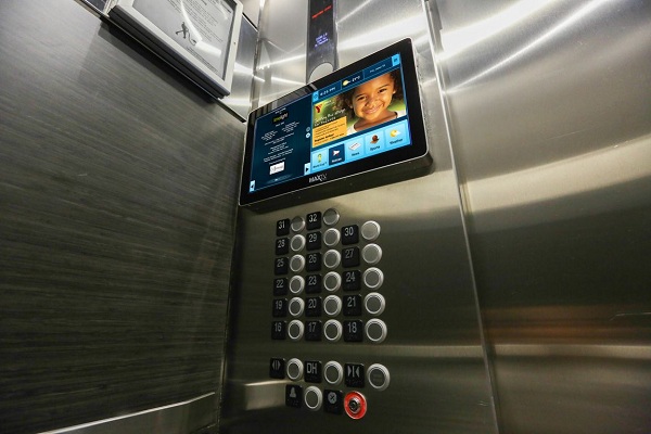 Thu hút lượng khách hàng lớn nhờ màn hình quảng cáo trong thang máy