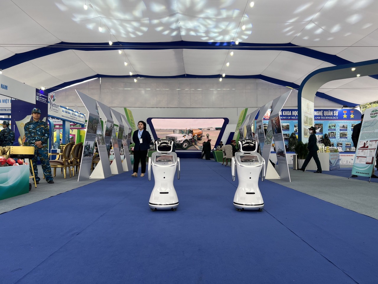 ️ROBOT CHO TRIỂN LÃM QUỐC PHÒNG QUỐC TẾ VN 2022